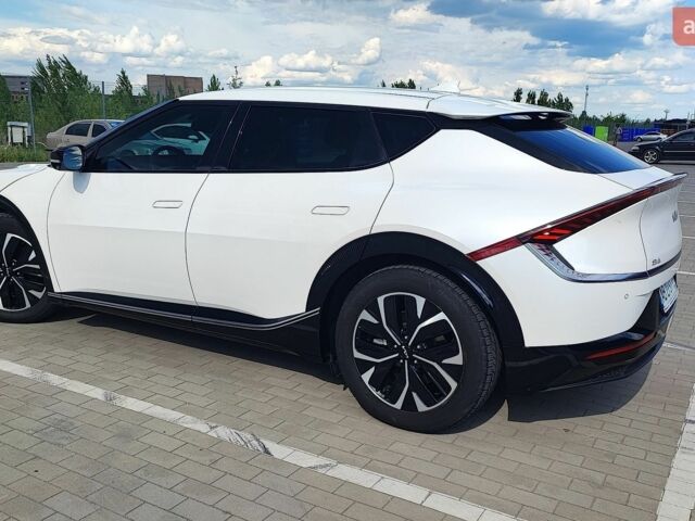 Білий Кіа EV6, об'ємом двигуна 0 л та пробігом 83 тис. км за 25499 $, фото 8 на Automoto.ua