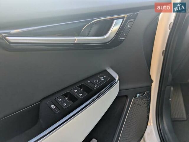 Белый Киа EV6, объемом двигателя 0 л и пробегом 58 тыс. км за 26000 $, фото 11 на Automoto.ua