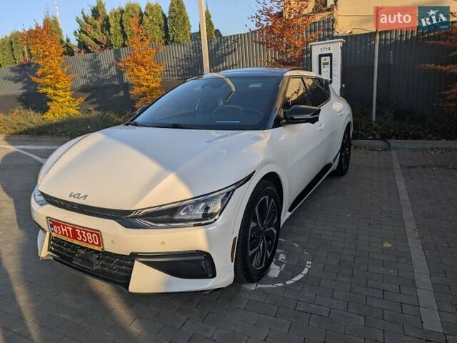 Белый Киа EV6, объемом двигателя 0 л и пробегом 58 тыс. км за 26000 $, фото 7 на Automoto.ua