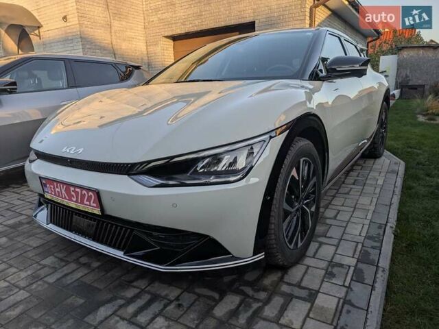 Білий Кіа EV6, об'ємом двигуна 0 л та пробігом 57 тис. км за 26000 $, фото 6 на Automoto.ua