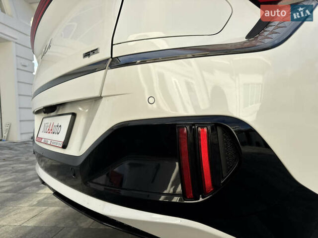 Белый Киа EV6, объемом двигателя 0 л и пробегом 8 тыс. км за 44500 $, фото 26 на Automoto.ua