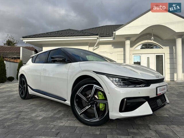 Белый Киа EV6, объемом двигателя 0 л и пробегом 8 тыс. км за 44500 $, фото 3 на Automoto.ua