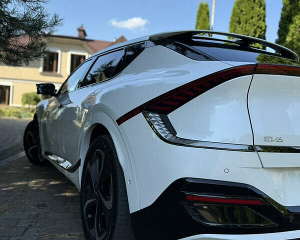 Белый Киа EV6, объемом двигателя 0 л и пробегом 61 тыс. км за 32000 $, фото 10 на Automoto.ua