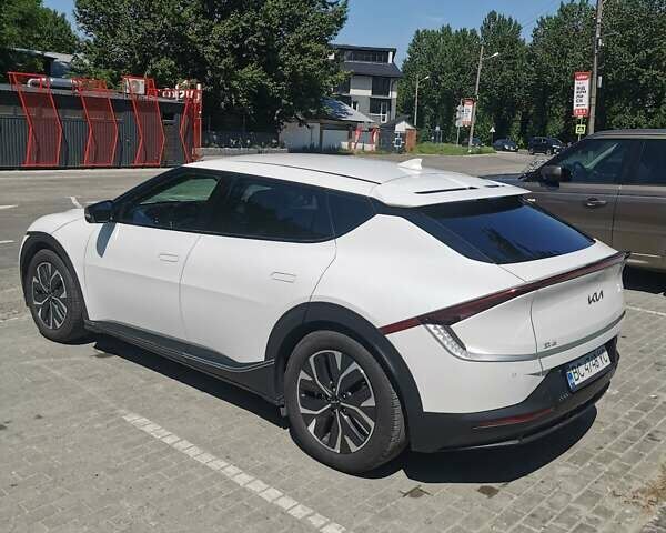 Белый Киа EV6, объемом двигателя 0 л и пробегом 24 тыс. км за 25200 $, фото 32 на Automoto.ua