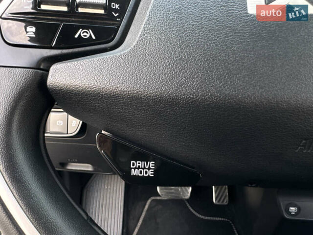 Белый Киа EV6, объемом двигателя 0 л и пробегом 8 тыс. км за 44500 $, фото 88 на Automoto.ua