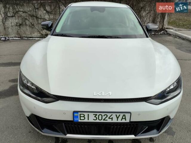 Белый Киа EV6, объемом двигателя 0 л и пробегом 3 тыс. км за 28200 $, фото 1 на Automoto.ua