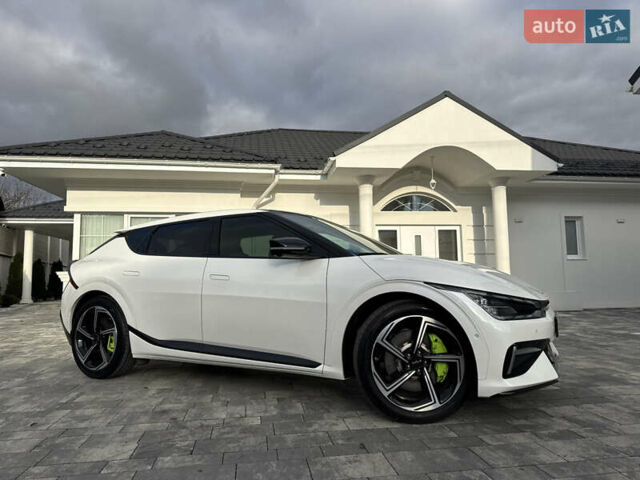 Белый Киа EV6, объемом двигателя 0 л и пробегом 8 тыс. км за 44500 $, фото 4 на Automoto.ua