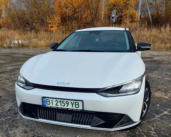 Белый Киа EV6, объемом двигателя 0 л и пробегом 66 тыс. км за 24000 $, фото 20 на Automoto.ua