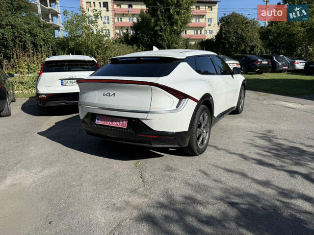 Белый Киа EV6, объемом двигателя 0 л и пробегом 86 тыс. км за 25500 $, фото 29 на Automoto.ua