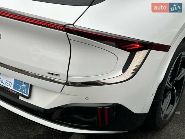 Білий Кіа EV6, об'ємом двигуна 0 л та пробігом 27 тис. км за 29490 $, фото 16 на Automoto.ua