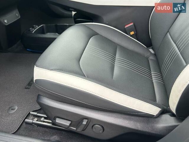 Белый Киа EV6, объемом двигателя 0 л и пробегом 7 тыс. км за 29999 $, фото 24 на Automoto.ua