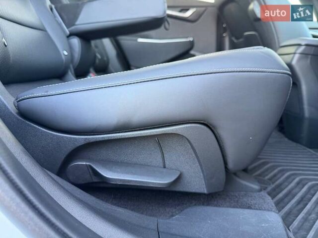 Білий Кіа EV6, об'ємом двигуна 0 л та пробігом 92 тис. км за 23900 $, фото 28 на Automoto.ua