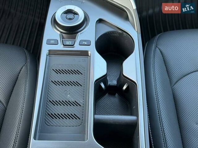 Білий Кіа EV6, об'ємом двигуна 0 л та пробігом 92 тис. км за 23900 $, фото 23 на Automoto.ua