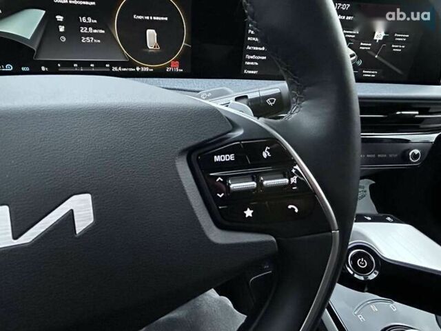 Белый Киа EV6, объемом двигателя 0 л и пробегом 7 тыс. км за 31999 $, фото 8 на Automoto.ua