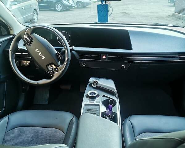 Белый Киа EV6, объемом двигателя 0 л и пробегом 24 тыс. км за 25200 $, фото 1 на Automoto.ua