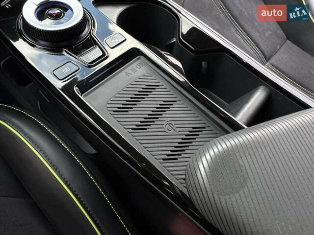 Белый Киа EV6, объемом двигателя 0 л и пробегом 8 тыс. км за 44500 $, фото 62 на Automoto.ua