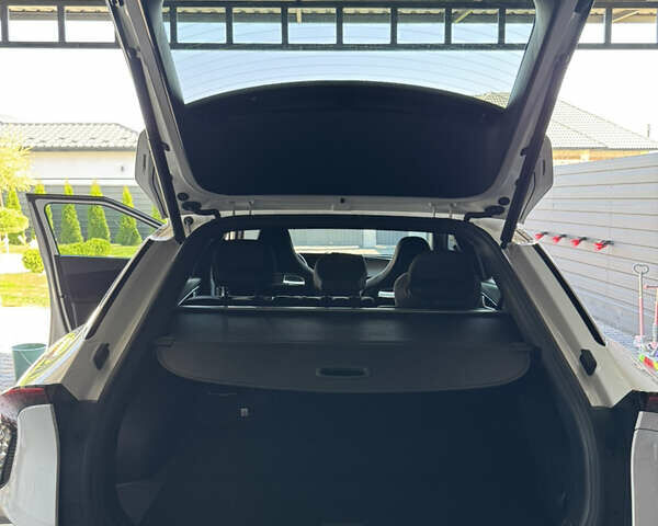 Белый Киа EV6, объемом двигателя 0 л и пробегом 25 тыс. км за 36900 $, фото 40 на Automoto.ua