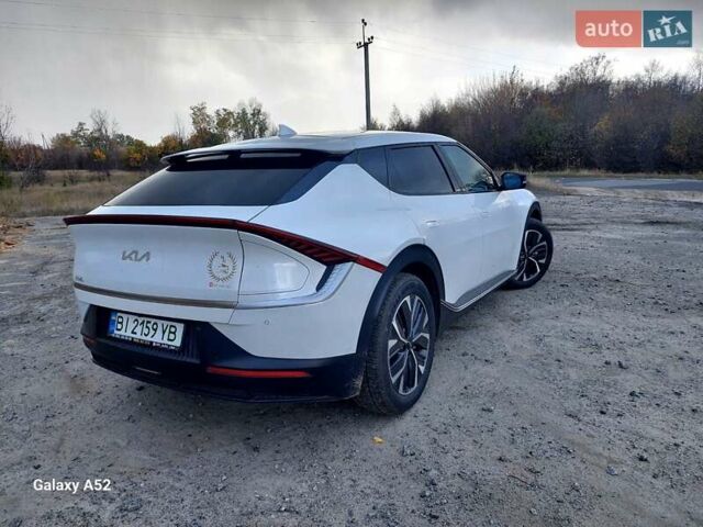 Белый Киа EV6, объемом двигателя 0 л и пробегом 66 тыс. км за 24000 $, фото 6 на Automoto.ua