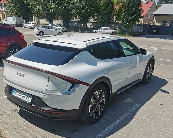 Белый Киа EV6, объемом двигателя 0 л и пробегом 24 тыс. км за 25200 $, фото 9 на Automoto.ua