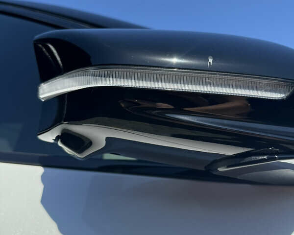 Белый Киа EV6, объемом двигателя 0 л и пробегом 25 тыс. км за 36900 $, фото 17 на Automoto.ua