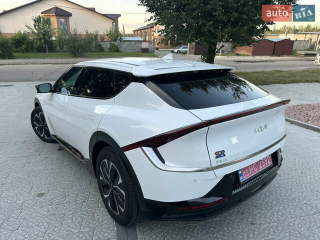 Белый Киа EV6, объемом двигателя 0 л и пробегом 16 тыс. км за 25400 $, фото 15 на Automoto.ua