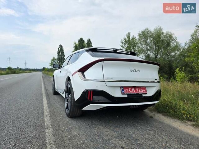 Белый Киа EV6, объемом двигателя 0 л и пробегом 23 тыс. км за 31900 $, фото 1 на Automoto.ua