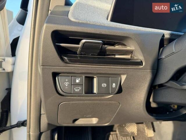 Білий Кіа EV6, об'ємом двигуна 0 л та пробігом 92 тис. км за 23900 $, фото 35 на Automoto.ua