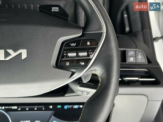 Білий Кіа EV6, об'ємом двигуна 0 л та пробігом 27 тис. км за 29490 $, фото 33 на Automoto.ua