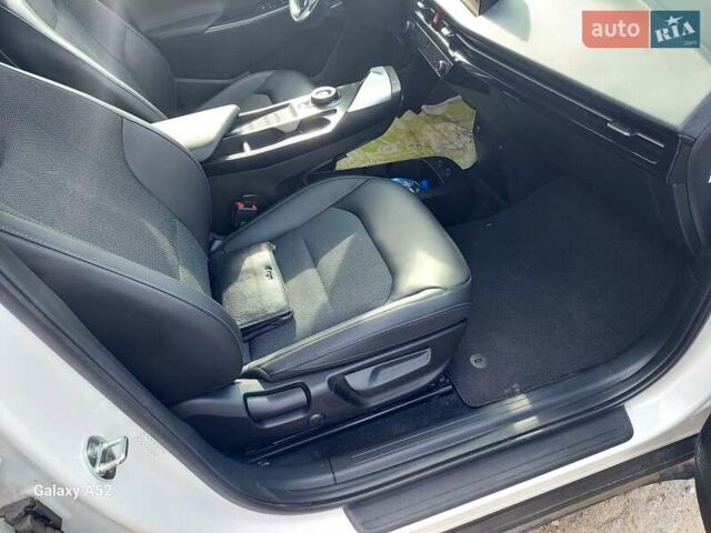 Белый Киа EV6, объемом двигателя 0 л и пробегом 66 тыс. км за 24000 $, фото 24 на Automoto.ua