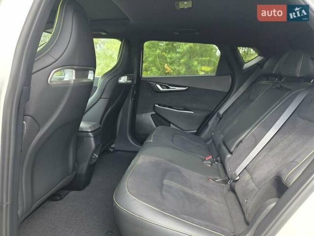 Белый Киа EV6, объемом двигателя 0 л и пробегом 23 тыс. км за 31900 $, фото 16 на Automoto.ua