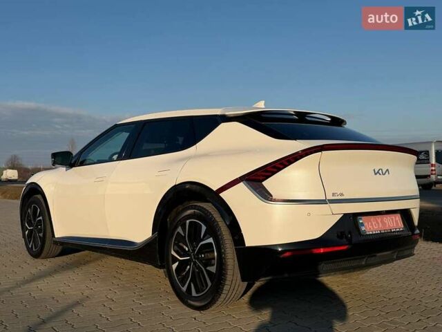 Білий Кіа EV6, об'ємом двигуна 0 л та пробігом 92 тис. км за 23900 $, фото 3 на Automoto.ua