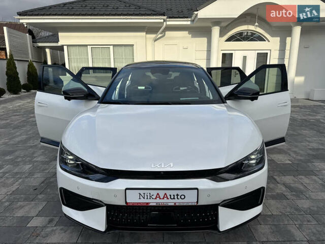 Белый Киа EV6, объемом двигателя 0 л и пробегом 8 тыс. км за 44500 $, фото 92 на Automoto.ua