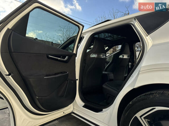 Белый Киа EV6, объемом двигателя 0 л и пробегом 8 тыс. км за 44500 $, фото 42 на Automoto.ua