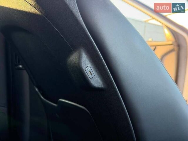 Білий Кіа EV6, об'ємом двигуна 0 л та пробігом 92 тис. км за 23900 $, фото 44 на Automoto.ua