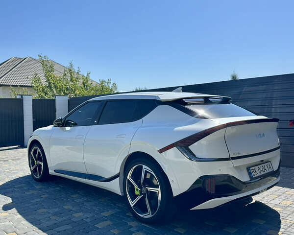 Белый Киа EV6, объемом двигателя 0 л и пробегом 25 тыс. км за 36900 $, фото 5 на Automoto.ua