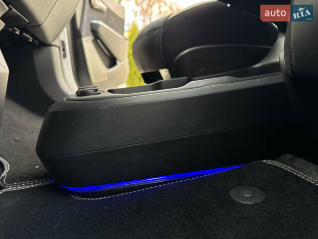 Белый Киа EV6, объемом двигателя 0 л и пробегом 8 тыс. км за 44500 $, фото 60 на Automoto.ua