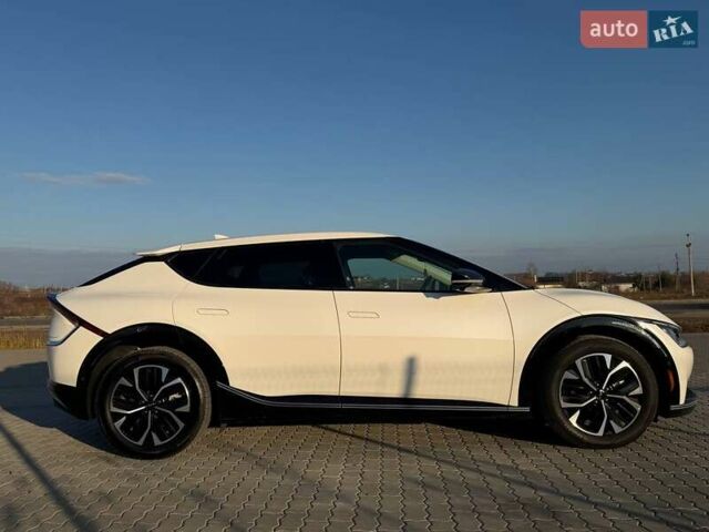 Білий Кіа EV6, об'ємом двигуна 0 л та пробігом 92 тис. км за 23900 $, фото 6 на Automoto.ua
