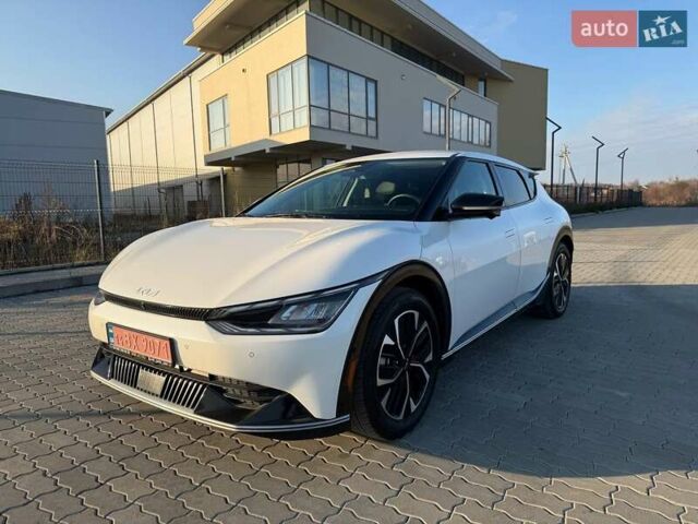 Білий Кіа EV6, об'ємом двигуна 0 л та пробігом 92 тис. км за 23900 $, фото 8 на Automoto.ua