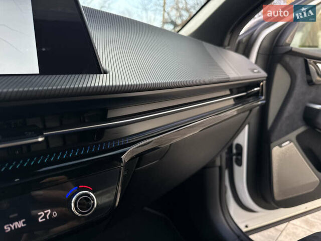 Белый Киа EV6, объемом двигателя 0 л и пробегом 8 тыс. км за 44500 $, фото 77 на Automoto.ua