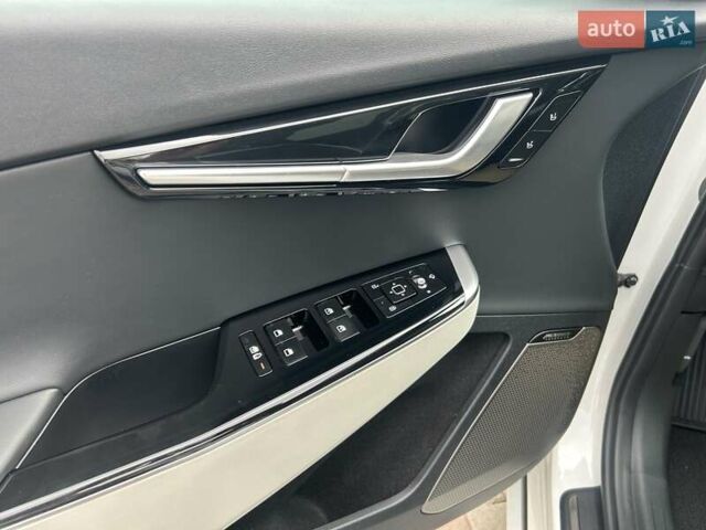 Белый Киа EV6, объемом двигателя 0 л и пробегом 7 тыс. км за 29999 $, фото 26 на Automoto.ua