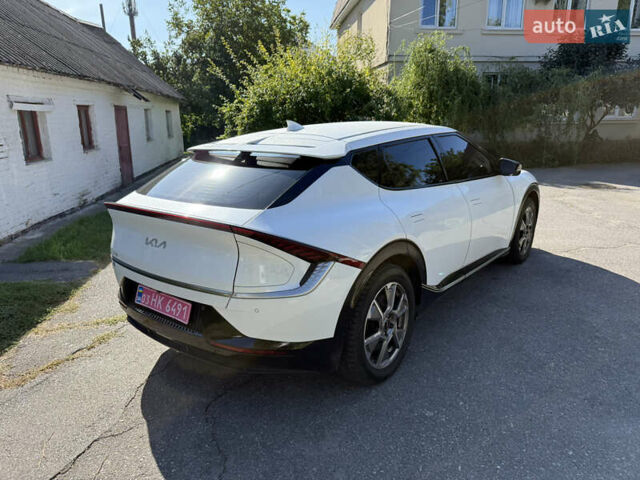 Белый Киа EV6, объемом двигателя 0 л и пробегом 86 тыс. км за 25500 $, фото 6 на Automoto.ua