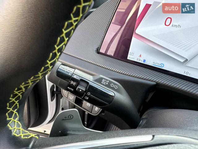Белый Киа EV6, объемом двигателя 0 л и пробегом 8 тыс. км за 44500 $, фото 74 на Automoto.ua
