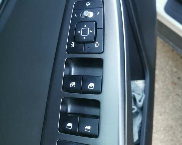 Белый Киа EV6, объемом двигателя 0 л и пробегом 24 тыс. км за 25200 $, фото 45 на Automoto.ua