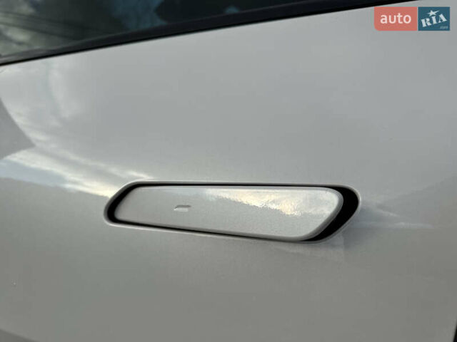 Белый Киа EV6, объемом двигателя 0 л и пробегом 8 тыс. км за 44500 $, фото 18 на Automoto.ua