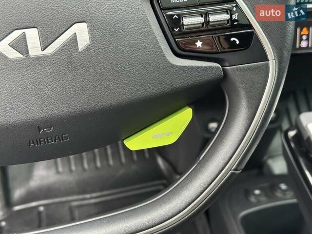 Білий Кіа EV6, об'ємом двигуна 0 л та пробігом 27 тис. км за 29490 $, фото 34 на Automoto.ua