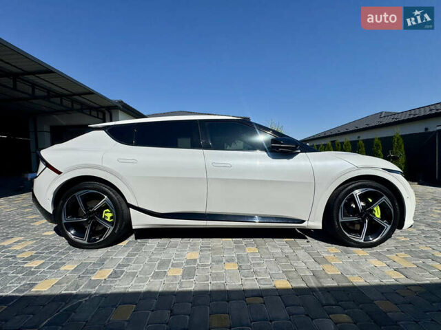 Белый Киа EV6, объемом двигателя 0 л и пробегом 25 тыс. км за 36900 $, фото 7 на Automoto.ua