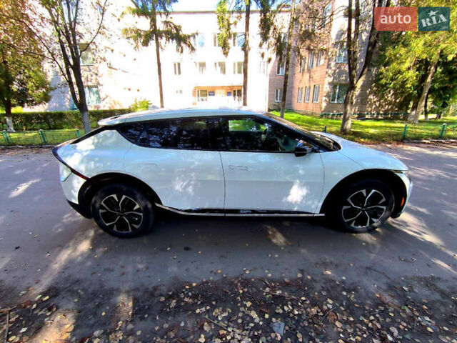 Киа EV6 2023 в Ровно на Automoto.ua Белый Киа EV6, объемом двигателя 0 л и пробегом 20 тыс. км за 27000 $, фото 1 на Automoto.ua
