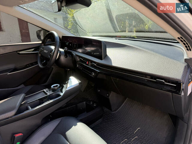 Белый Киа EV6, объемом двигателя 0 л и пробегом 86 тыс. км за 25500 $, фото 55 на Automoto.ua