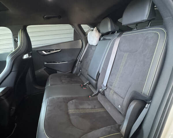 Белый Киа EV6, объемом двигателя 0 л и пробегом 25 тыс. км за 36900 $, фото 27 на Automoto.ua