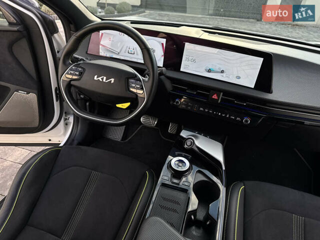 Белый Киа EV6, объемом двигателя 0 л и пробегом 8 тыс. км за 44500 $, фото 81 на Automoto.ua